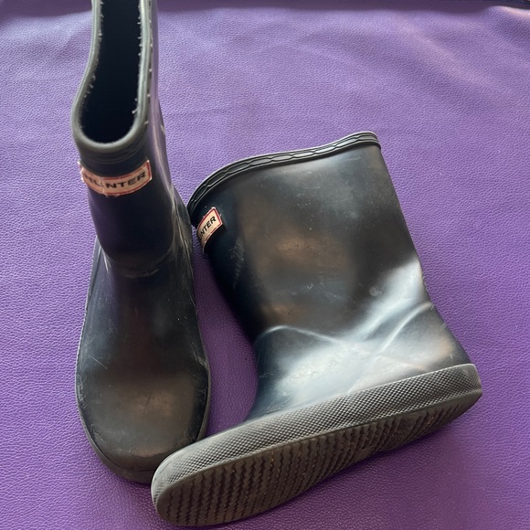Hunter Classic Navy Blue Rain Boots - Picture 1 of 5